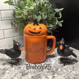 Rae Dunn HAPPY HALLOWEEN 🎃 Mug w/pumpkin topper🎃